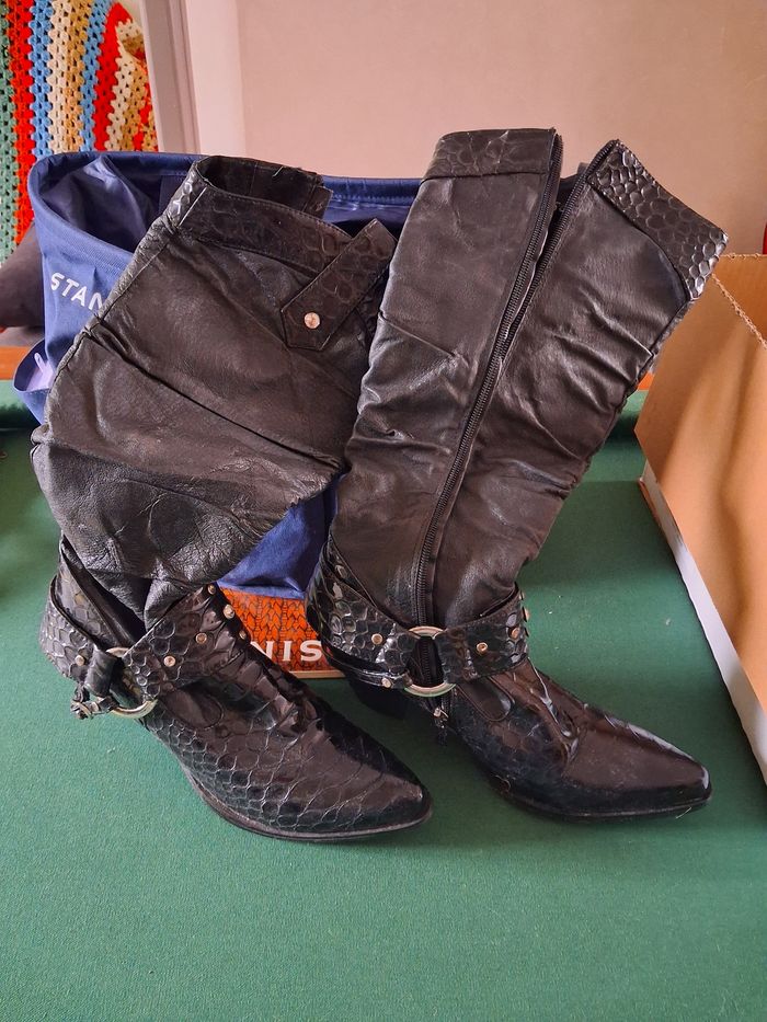 Botte noir effet croco