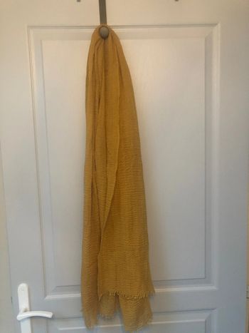 Foulard moutarde