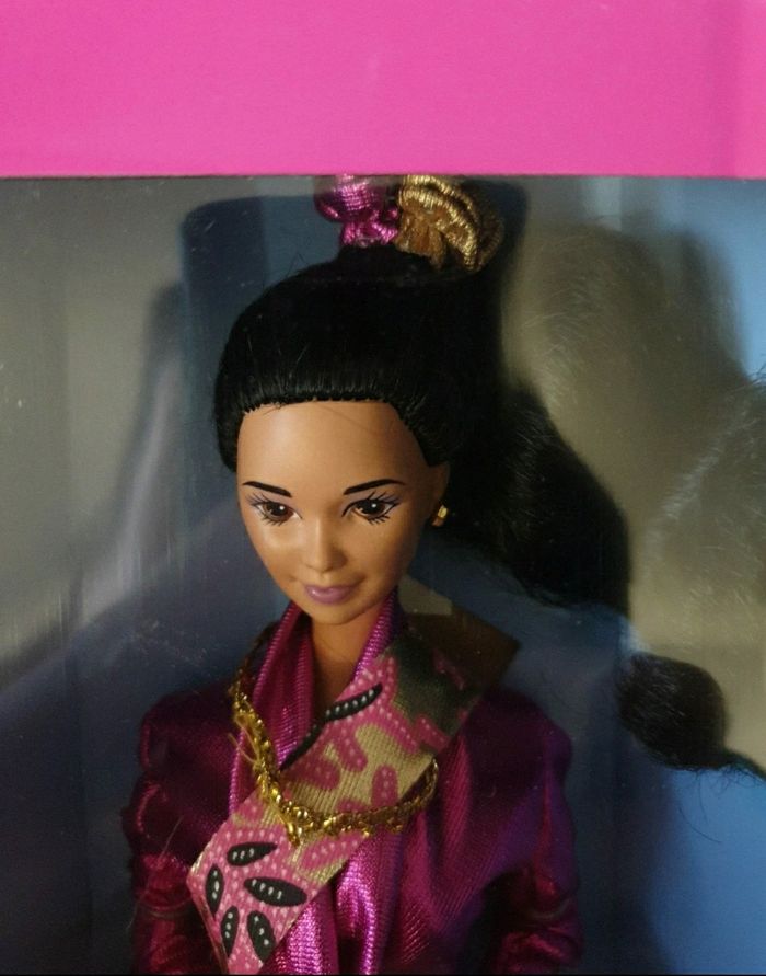 Malaysian Barbie - photo numéro 3