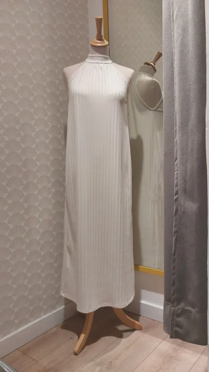 Robe blanche côtelé Zara