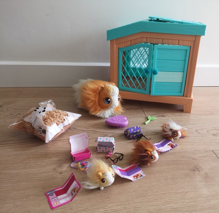Mama surprise little live pets
