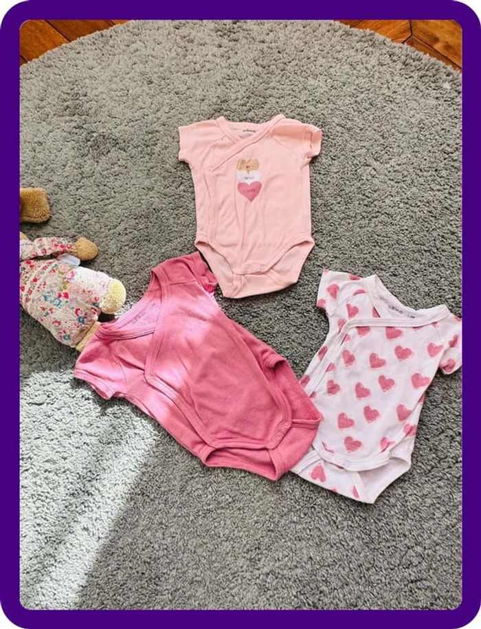 Bodies cache fleur taille 3 mois - photo numéro 2