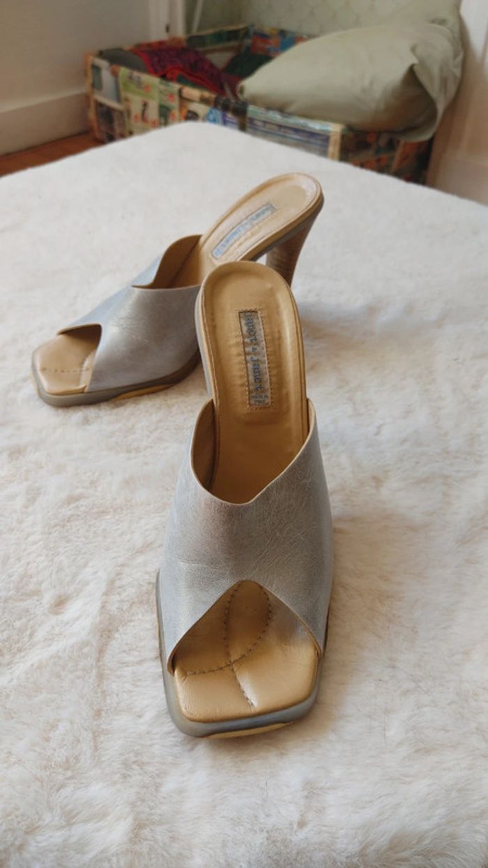 Magnifique escarpins mule en excellent état vintage en cuir bleu - photo numéro 2