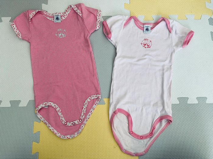 Lot de 2 bodies MC Petit Bateau 24M - photo numéro 2