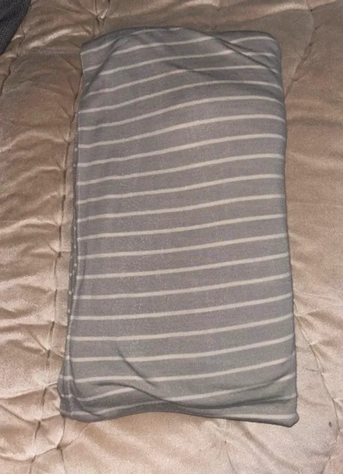 Écharpe de portage Aura – Knit Durable gris rayé