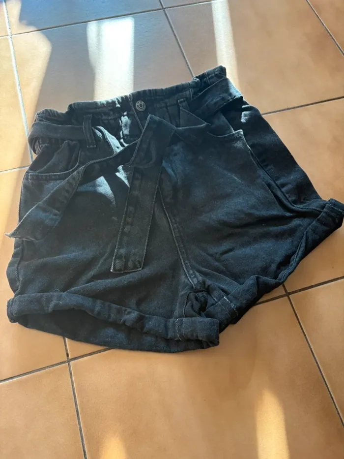 Short femme 34 - photo numéro 2