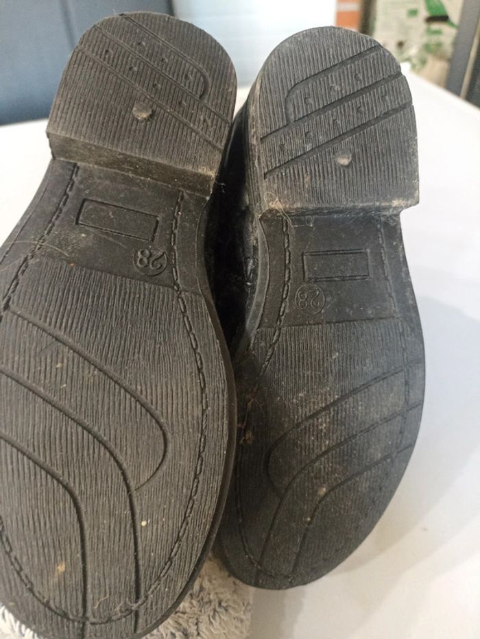 Bottines noires taille 28 - photo numéro 3