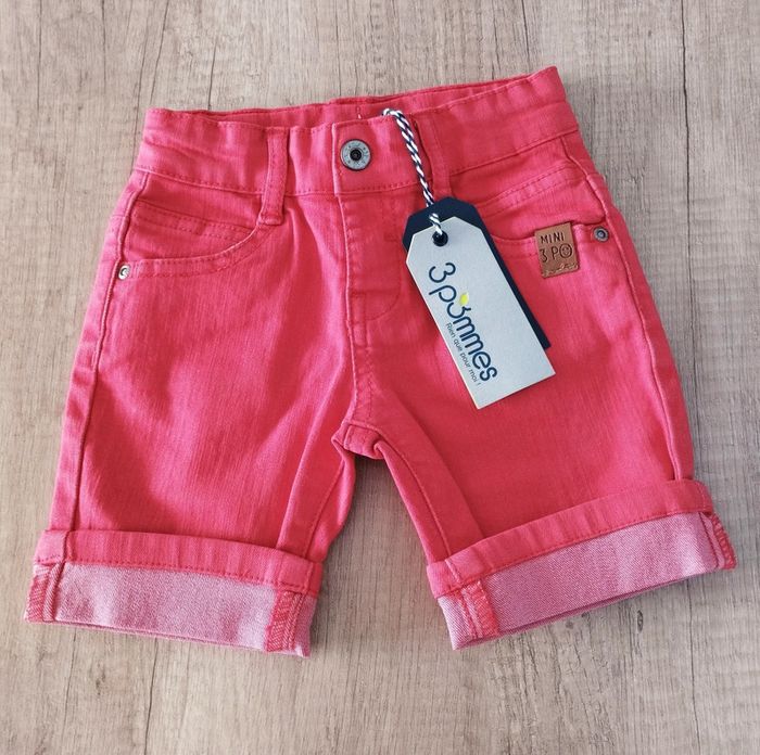 Short bermuda garçon rouge taille 12/18 mois 3 Pommes