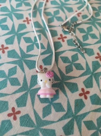 Collier Hello Kitty plastique