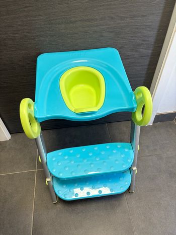 Pot évolutif 2 en 1 Toily réhausseur réducteur voyage marche pied de toilettes