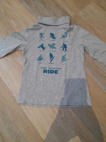 Tee shirt avec col roulé 4ans