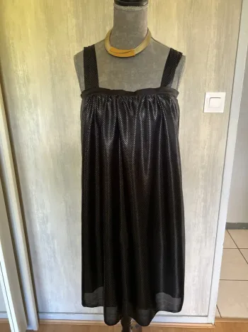 Robe noir brillante