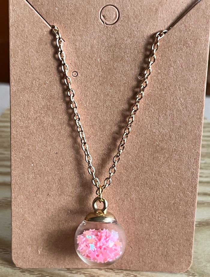 Collier boule rose