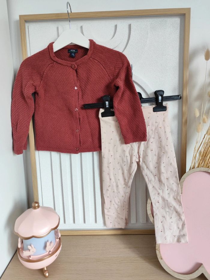 Ensemble gilet et legging Kiabi 18 mois fleurie