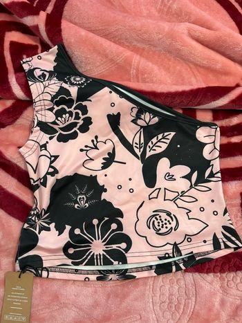 Haut rose et noir