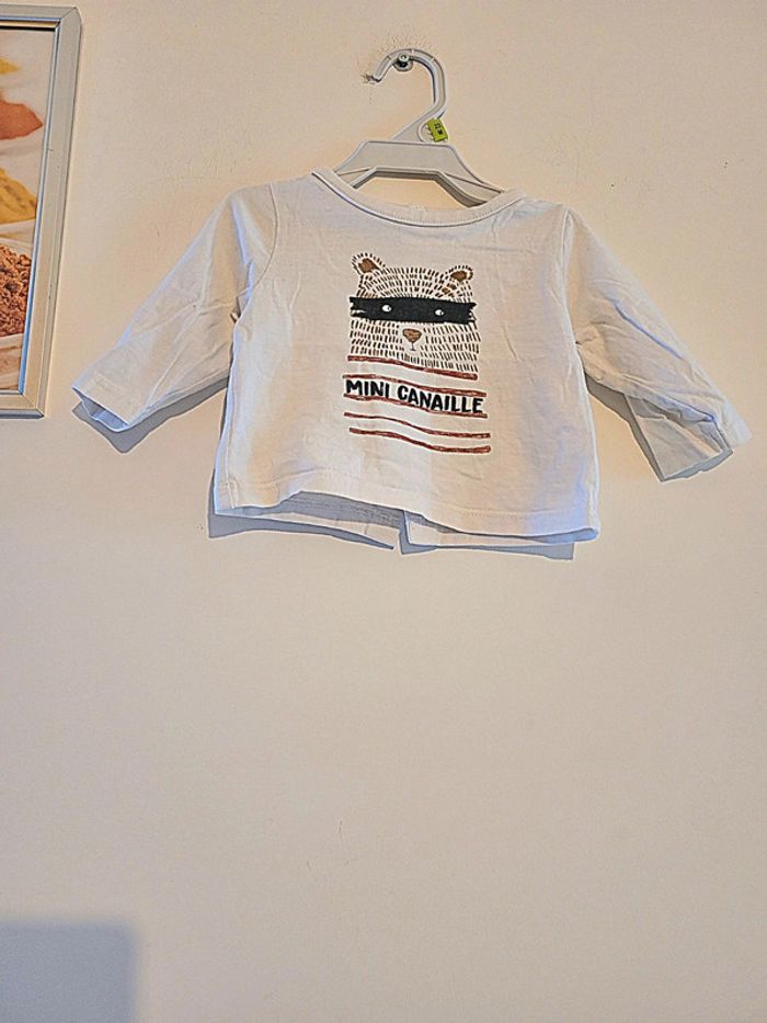 T shirt manches longues "tape à l œil" taille 3 mois - photo numéro 2