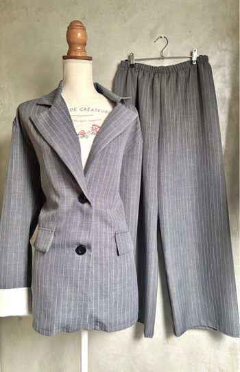 Ensemble pantalon blazer gris rayures
