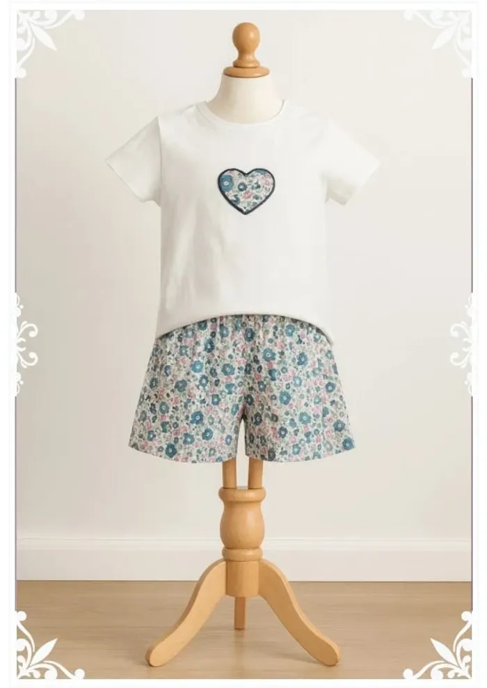 🌸 Pyjama fille 12 ans – Haut brodé & short fleuri fait main 🌸