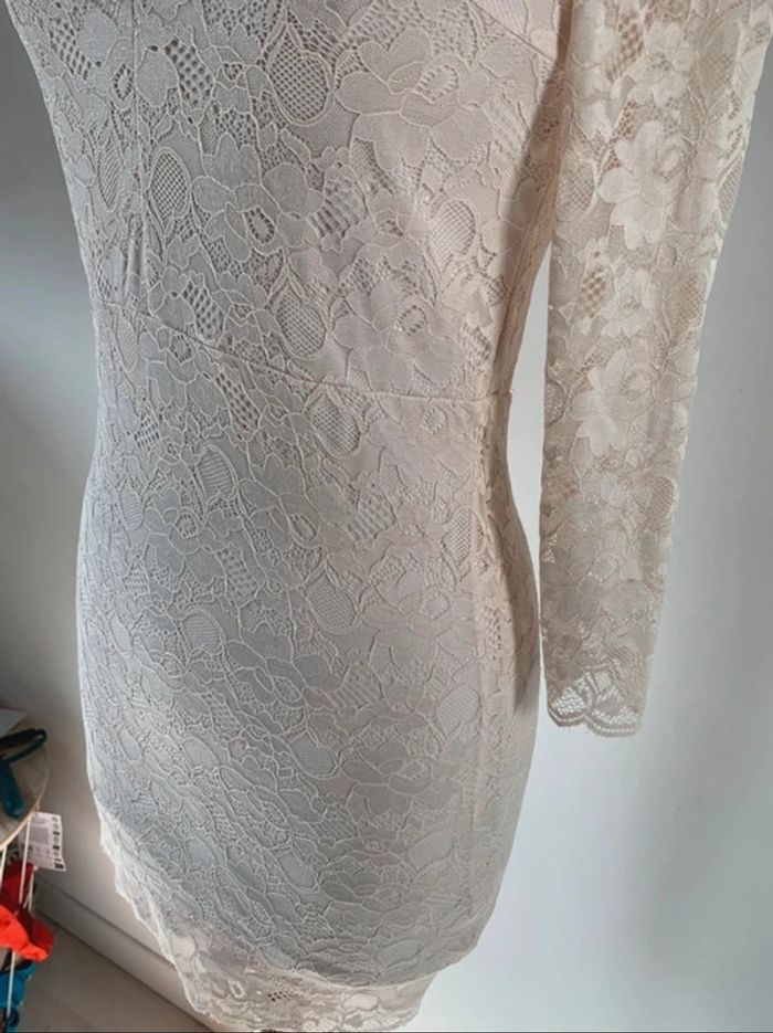 Robe dentelle - photo numéro 4