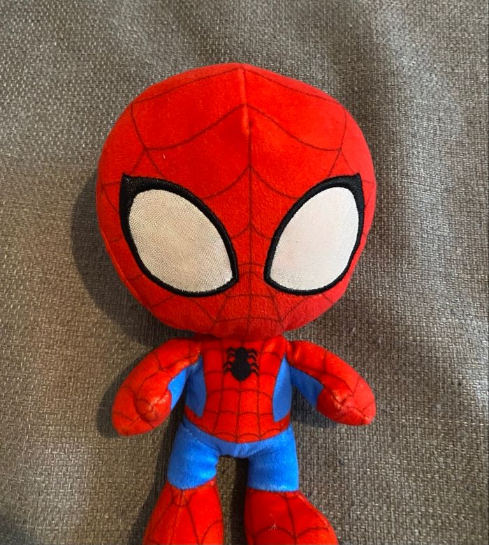 Peluche bébé Spiderman