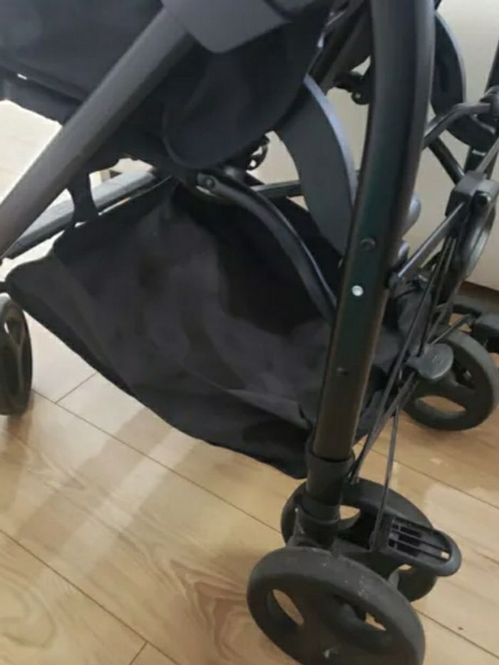 Poussette Chicco Trio (Pas d'envoi, remise en main propre Toulouse 31200) - photo numéro 2