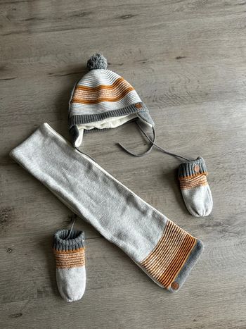 Ensemble bonnet écharpe et moufles okaidi