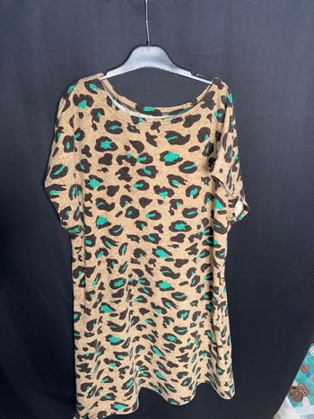 Robe léopard, manches courtes, taille unique, marron et verte