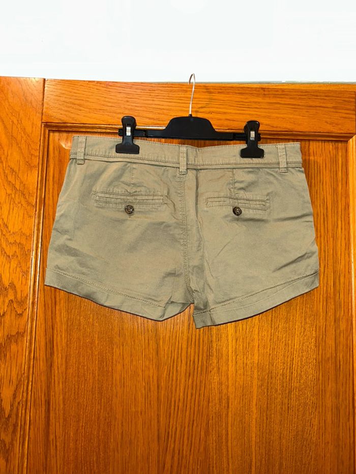 Short kaki - photo numéro 2
