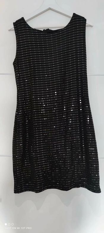 Robe noir élégante t44