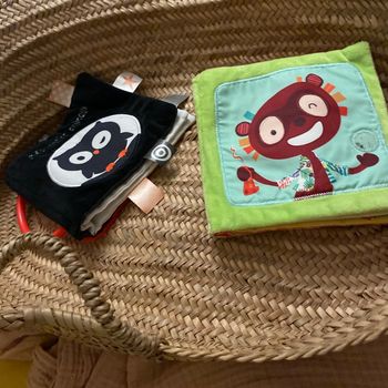 2 livres tissus don un noir et blanc