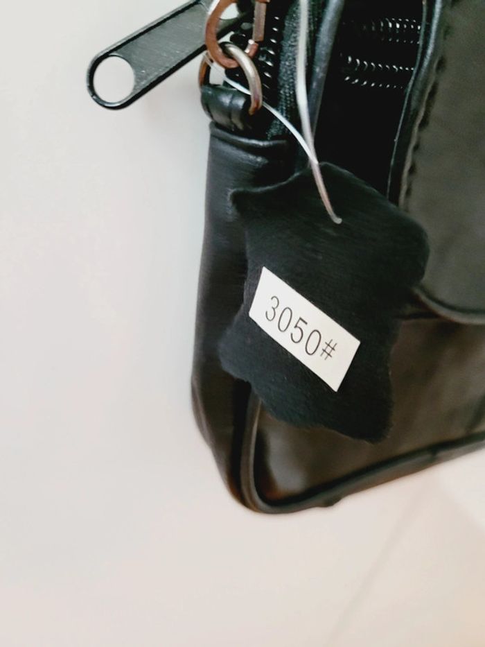 Sac à main bandoulière Cuir véritable peau agneau mouton vintage noir pochette réglable multipoches - photo numéro 5