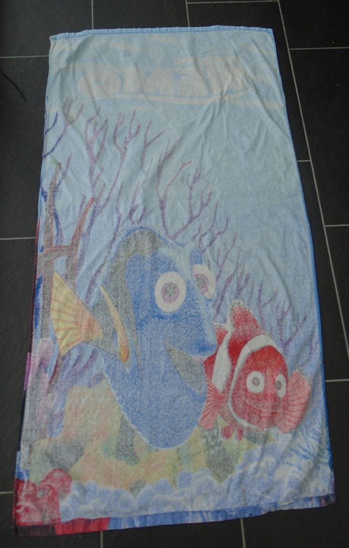 Jolie serviette de plage "Nemo et Dory" - photo numéro 4