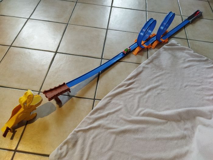 Circuit double looping Zuru