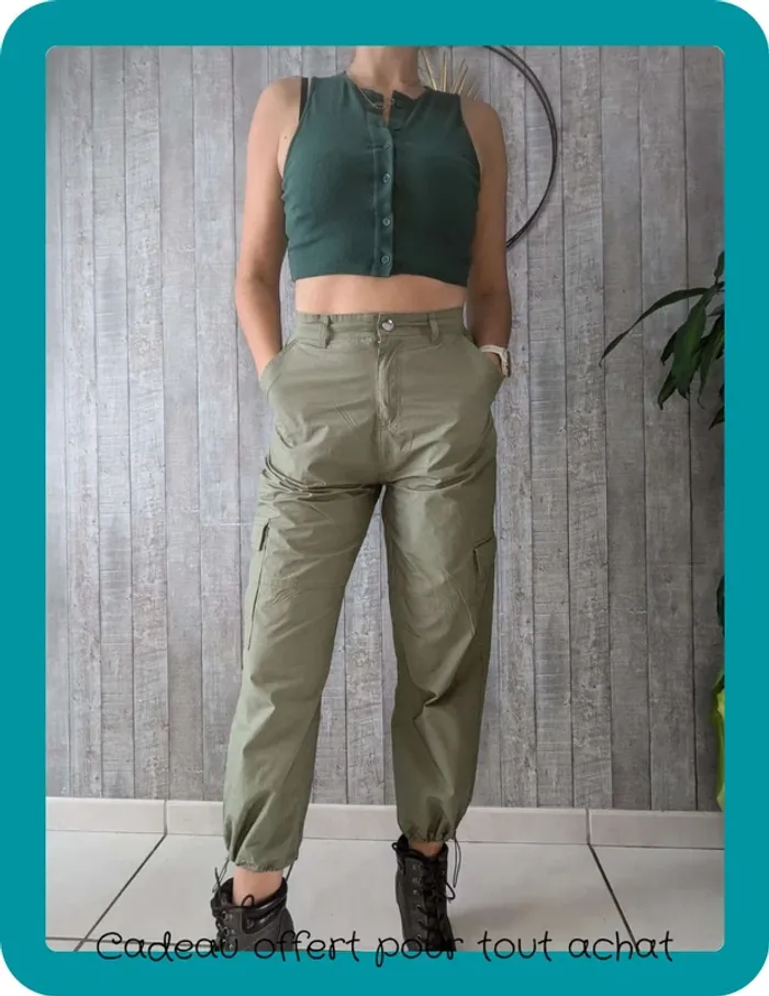 pantalon cargo Kaki Jennyfer Taille S