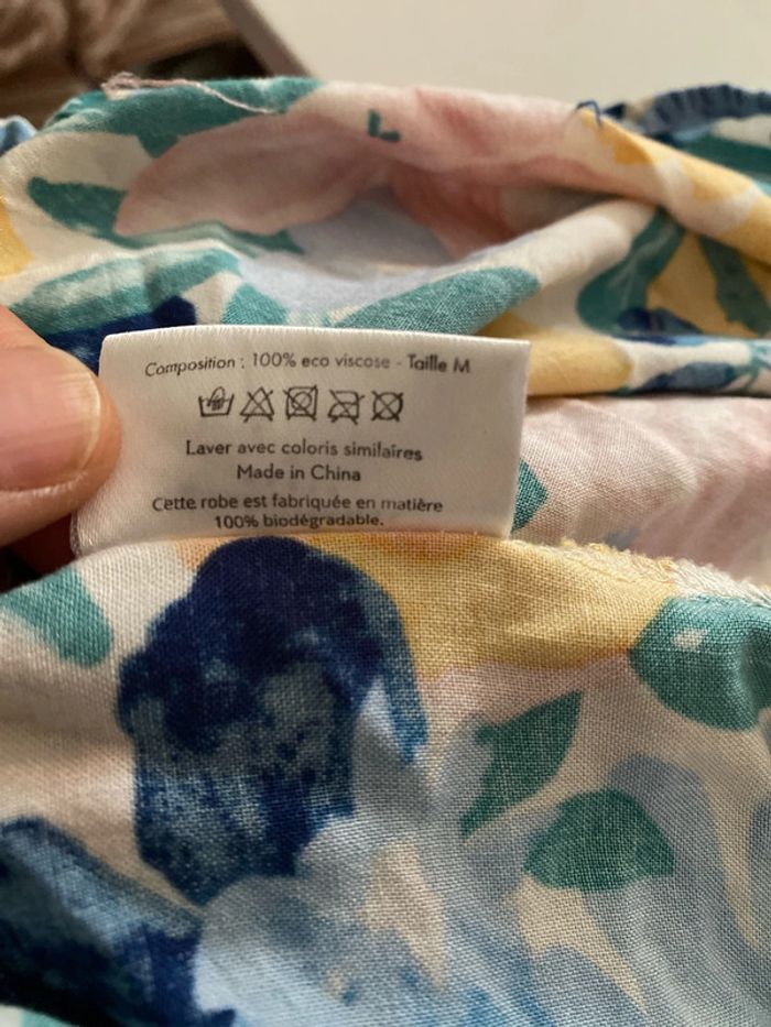 Robe D’Ete Sans Manches  Imprimée Fleurs Taille M - photo numéro 9