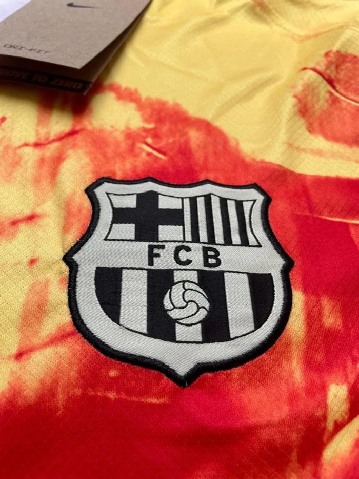 Maillot concept foot Barcelone jaune rouge édition Flamme taille M - photo numéro 7