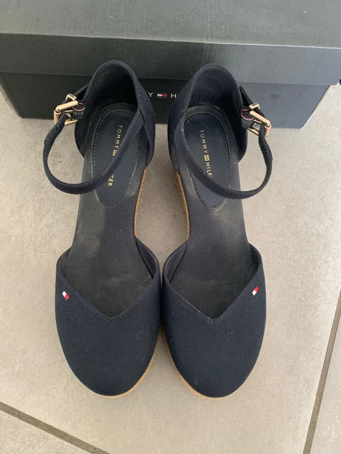 Jolies chaussures compensées Tommy Hilfiger taille 37 - photo numéro 2
