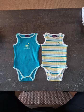 Lot de 2 bodies Sergent Major en 6 mois