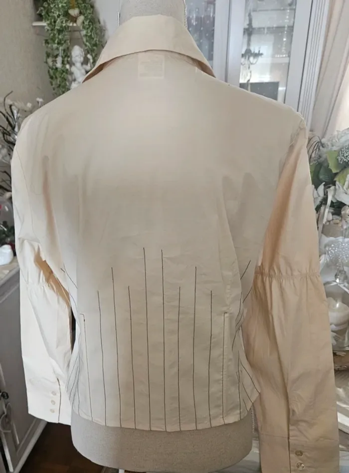 Blouse chemise beige visage Taille 42 Neuve - photo numéro 2