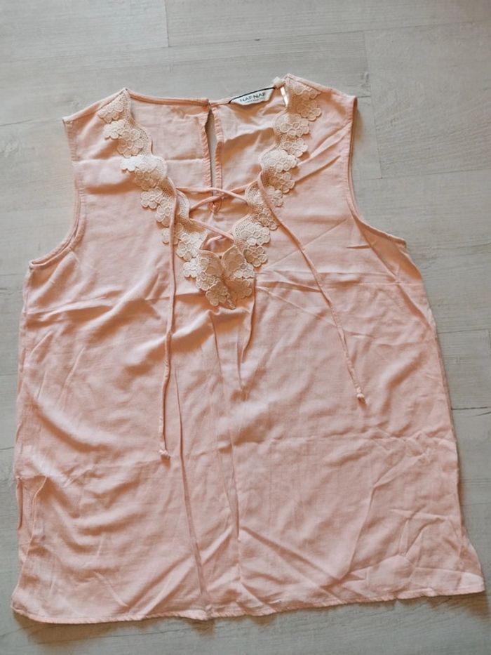 Très joli top dentelle Naf Naf taille 38