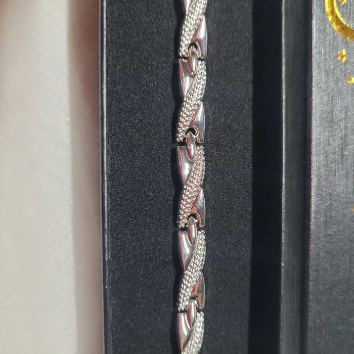 Bracelet neuf + boîte neuf - photo numéro 2