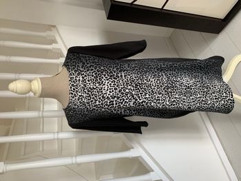 Robe légère Mango motif leopard noir et blanc