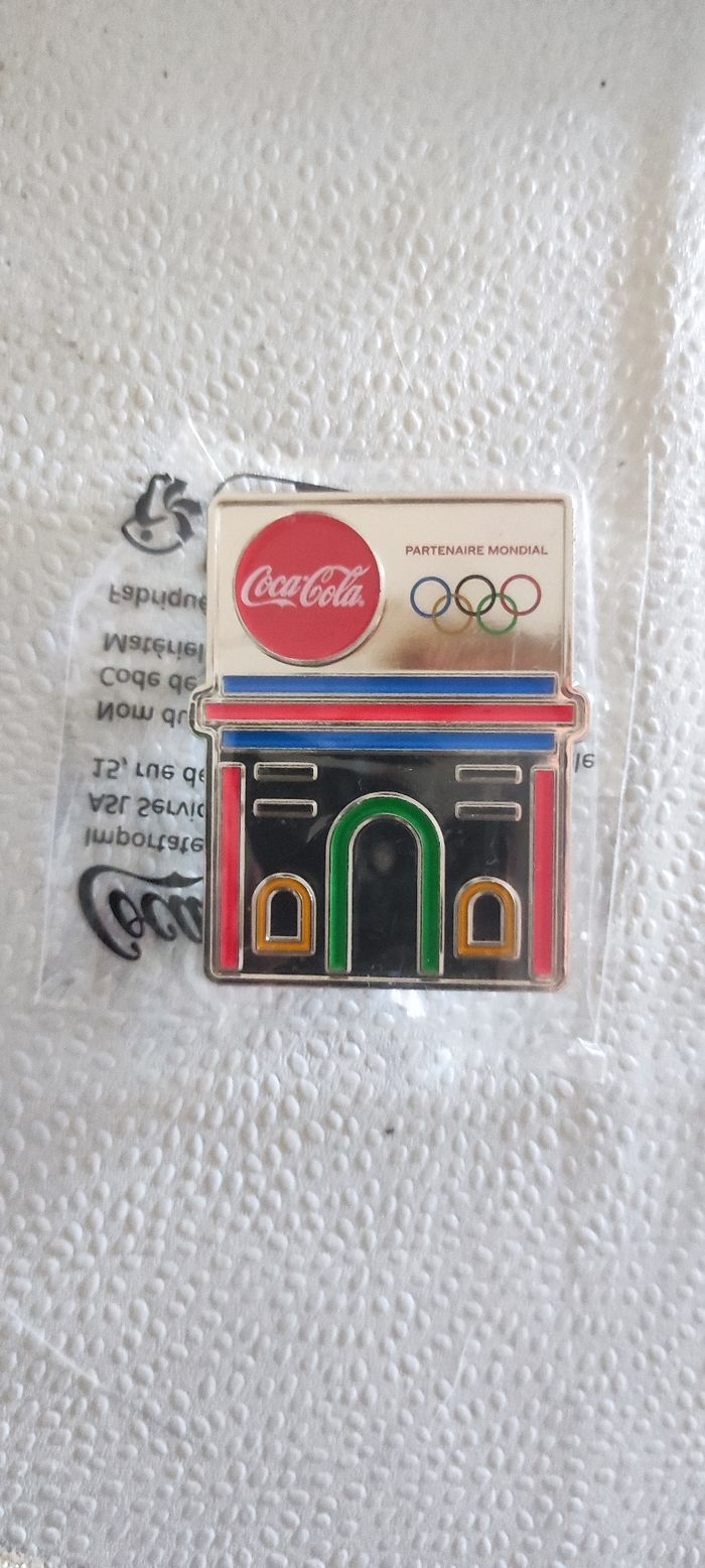 Pin's rare coca cola