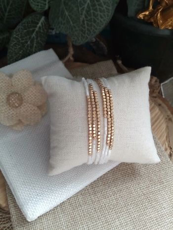 Lot de 6 bracelets bohèmes blancs et dorés