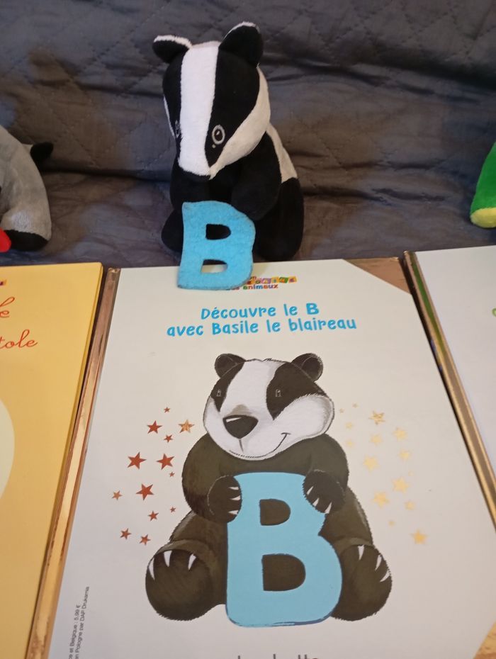 Lot 3 albums alphabet avec peluches - photo numéro 3
