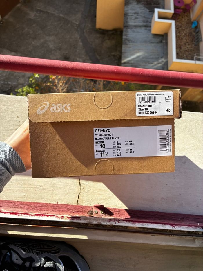 Asics Gel-NYC Black/Black - Taille 44 - Neuves - photo numéro 9