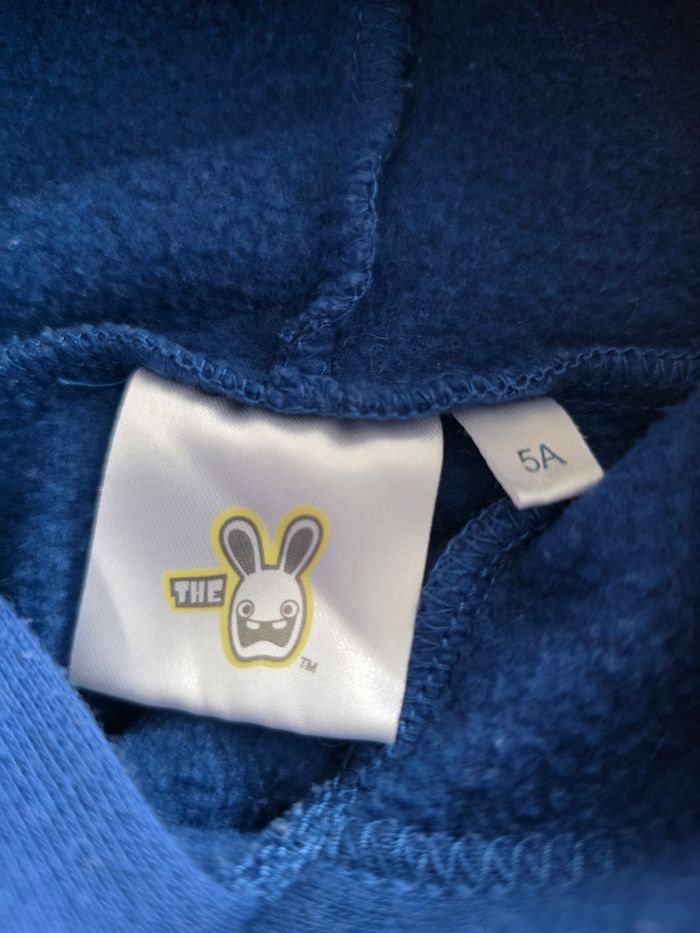 SWEAT À CAPUCHE GARÇON 👦 LAPINS 🐰 CRÉTINS 5ANS - photo numéro 4