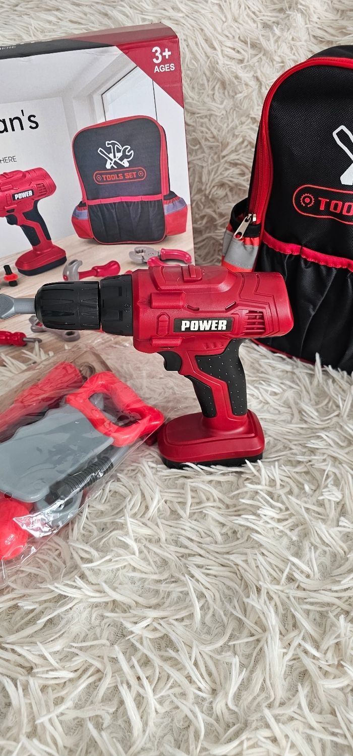 Mon sac a outils 🔧 avec visseuse électronique comme papa ! - photo numéro 4