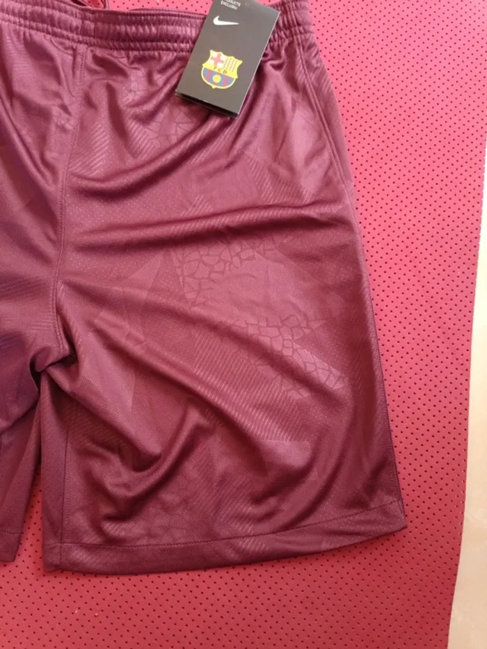 Short de foot FC Barcelone, Nike Authentique Officiel taille Adulte S Homme, Neuf - photo numéro 13