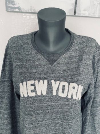 Joli sweat New York Taille 38 excellent etat